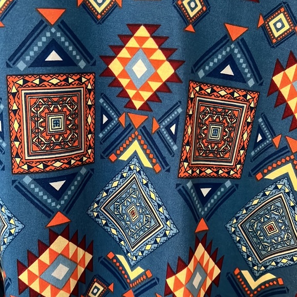LuLaRoe Classic Tee Aztec Design - Picture 5 of 6